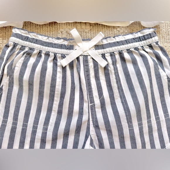 Girls White Top and Navy/White Shorts Set Size 4T - Picture 3 of 7